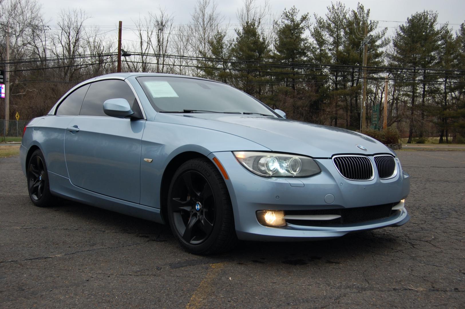 2012 Blue /Gray Leather BMW 3-Series (WBADX7C50CE) with an 3.0L L6 DOHC 24V turbocharged engine, Automatic transmission, located at 6528 Lower York Road, New Hope, PA, 18938, (215) 862-9555, 40.358707, -74.977882 - Here for sale is a nice 2012 BMW 335i Hard Top Convertible. Under the hood is a strong running 3.0 liter turbocharged inline 6 cylinder which puts power to the rear wheels via a smooth shifting automatic transmission with paddle shifters. Features include; Gray leather interior, keyless entry sys - Photo#6